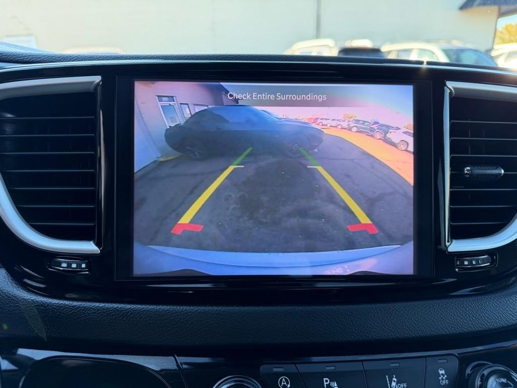 Chrysler Pacifica Touring L FWD 2023