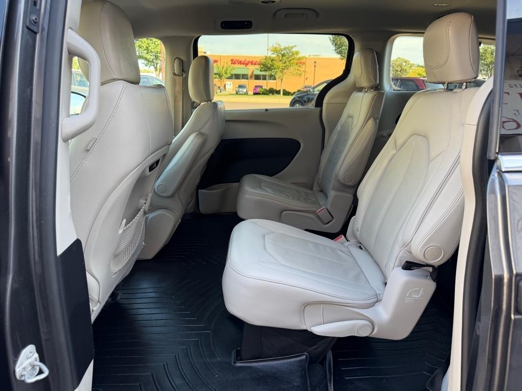 Chrysler Pacifica Touring L AWD 2021