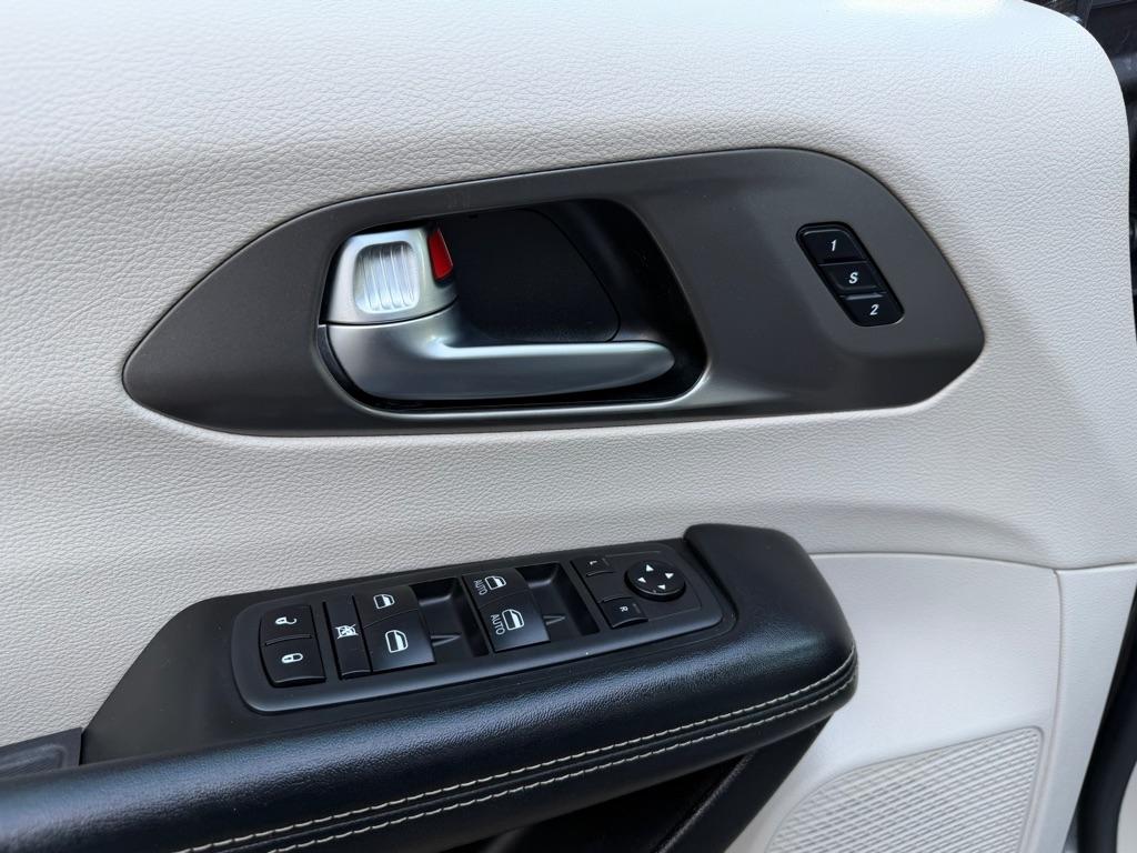 Chrysler Pacifica Touring L AWD 2021