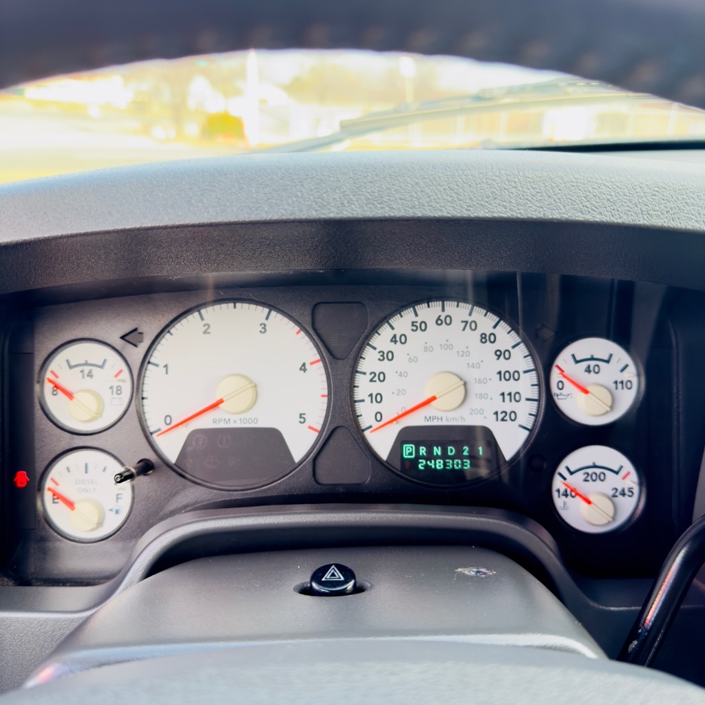 Dodge Ram 2500 4dr Quad Cab 140.5 4WD SLT 2006