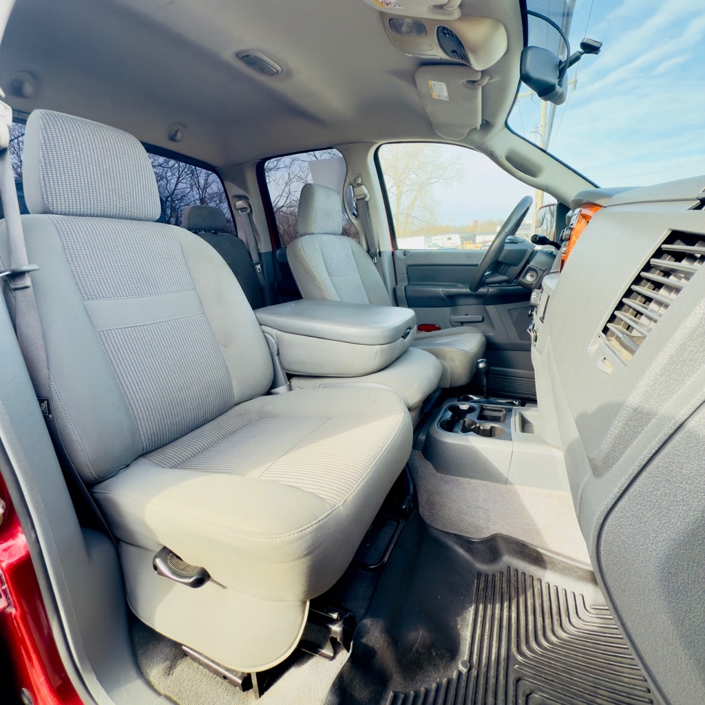 Dodge Ram 2500 4dr Quad Cab 140.5 4WD SLT 2006