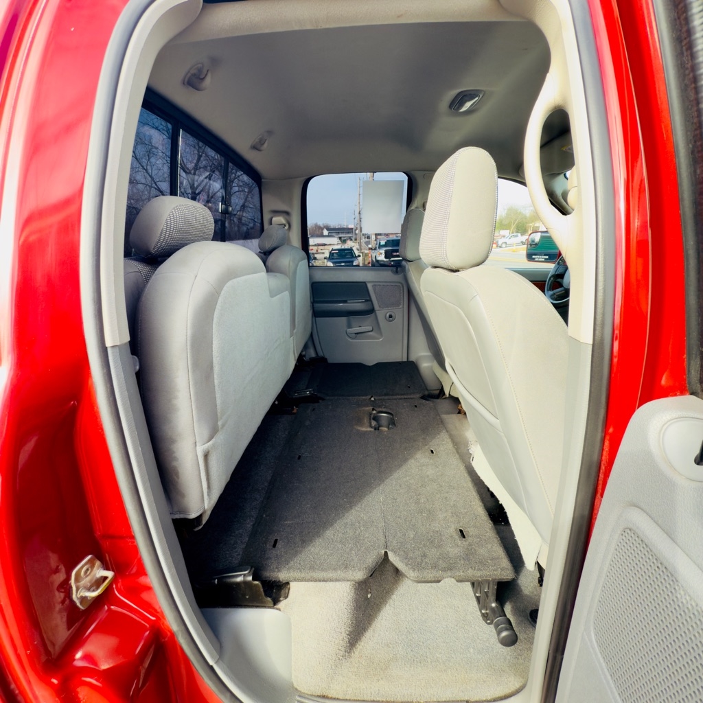 Dodge Ram 2500 4dr Quad Cab 140.5 4WD SLT 2006