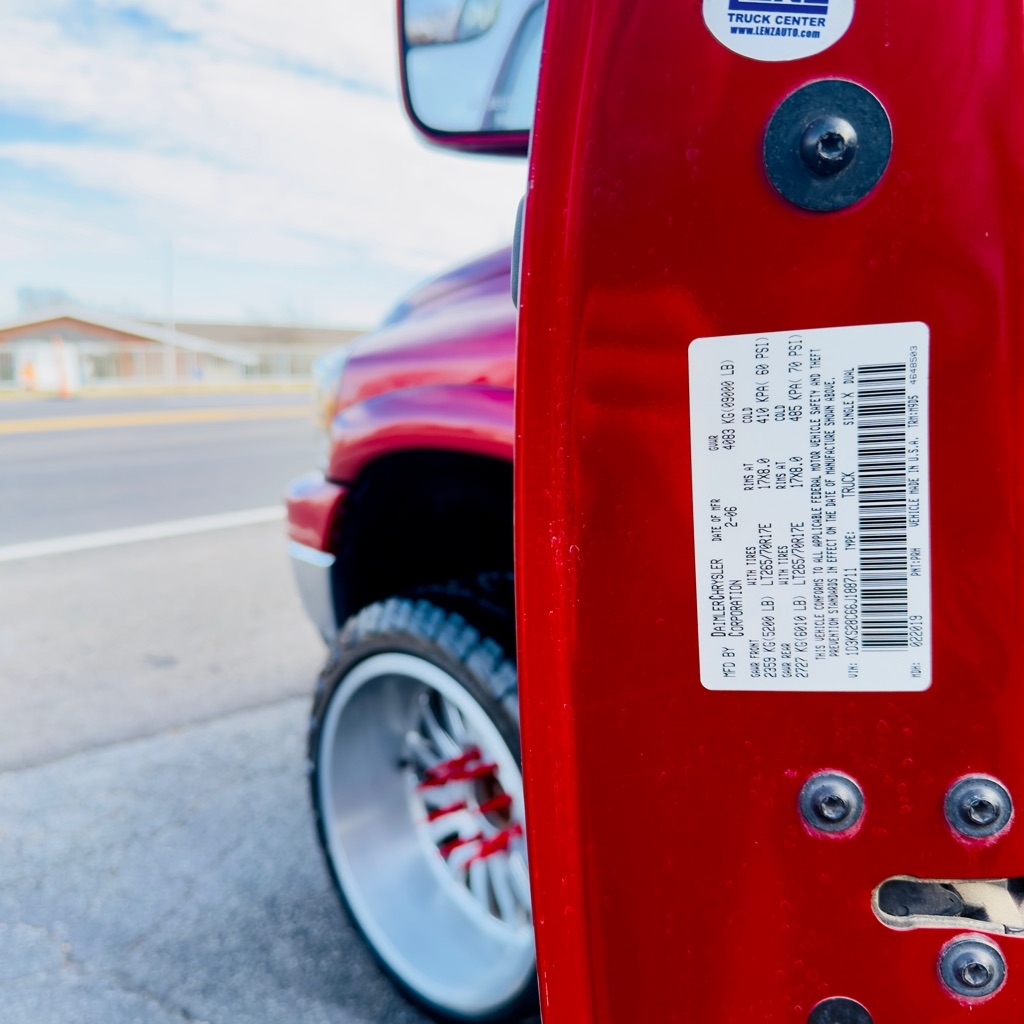 Dodge Ram 2500 4dr Quad Cab 140.5 4WD SLT 2006