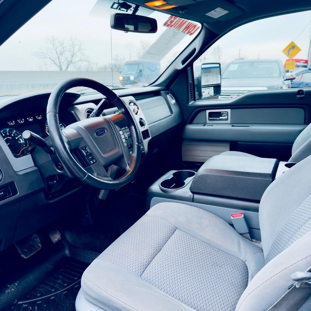 Ford F-150 4WD SuperCrew 145" Platinum 2011