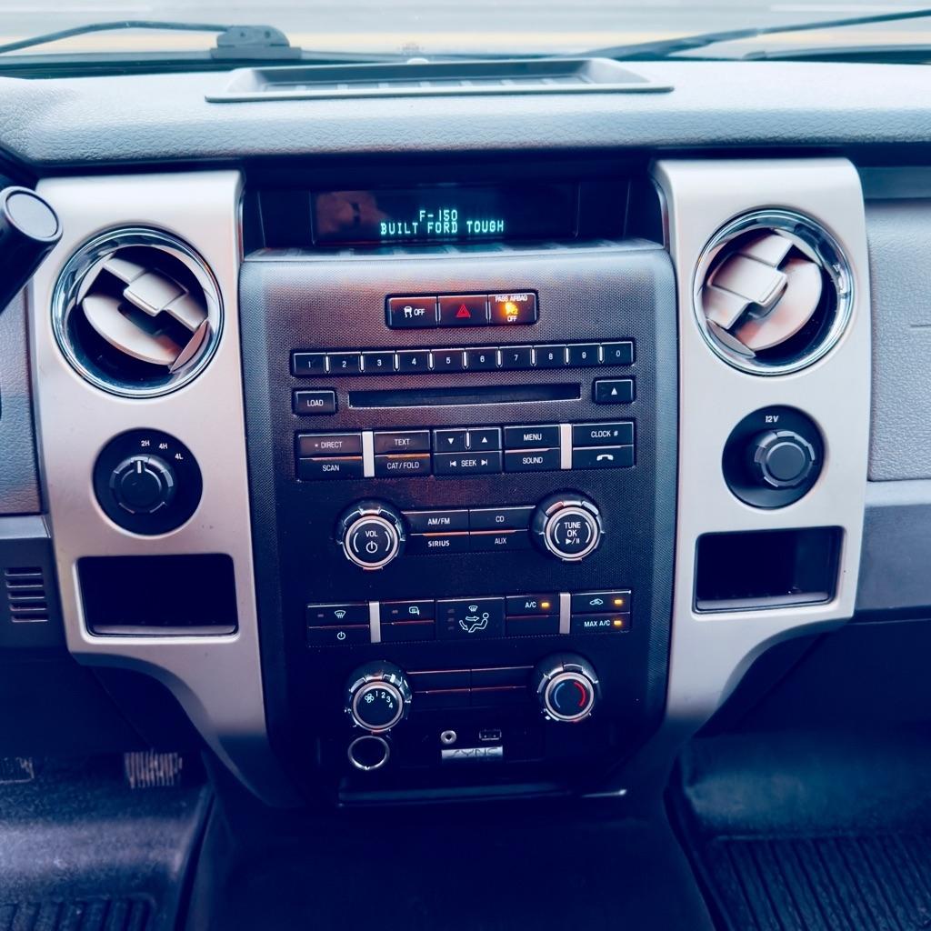 Ford F-150 4WD SuperCrew 145" Platinum 2011