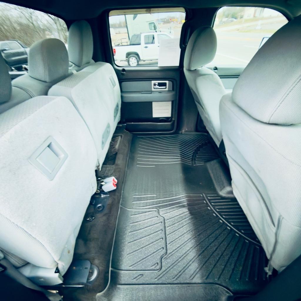 Ford F-150 4WD SuperCrew 145" Platinum 2011