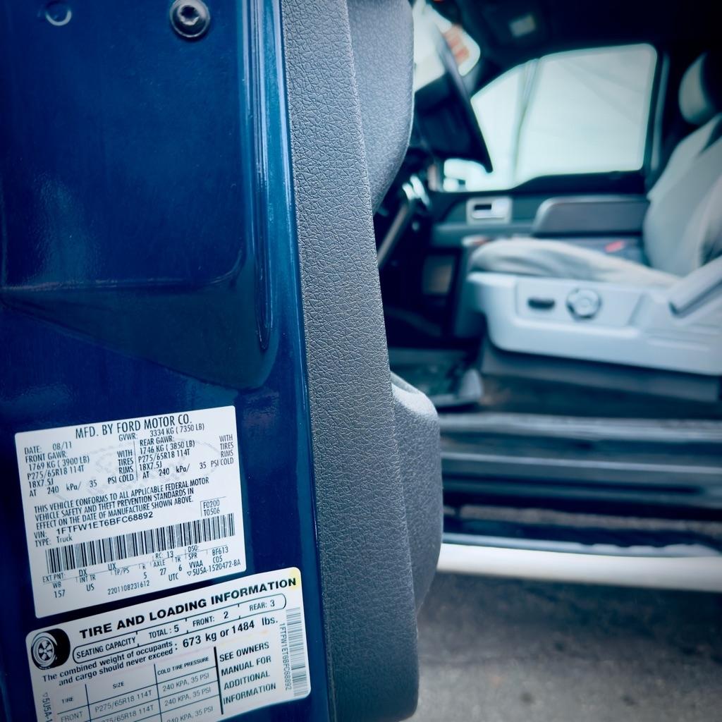 Ford F-150 4WD SuperCrew 145" Platinum 2011