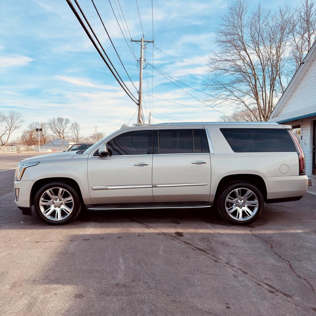 Cadillac Escalade ESV 2WD 4dr Luxury 2015