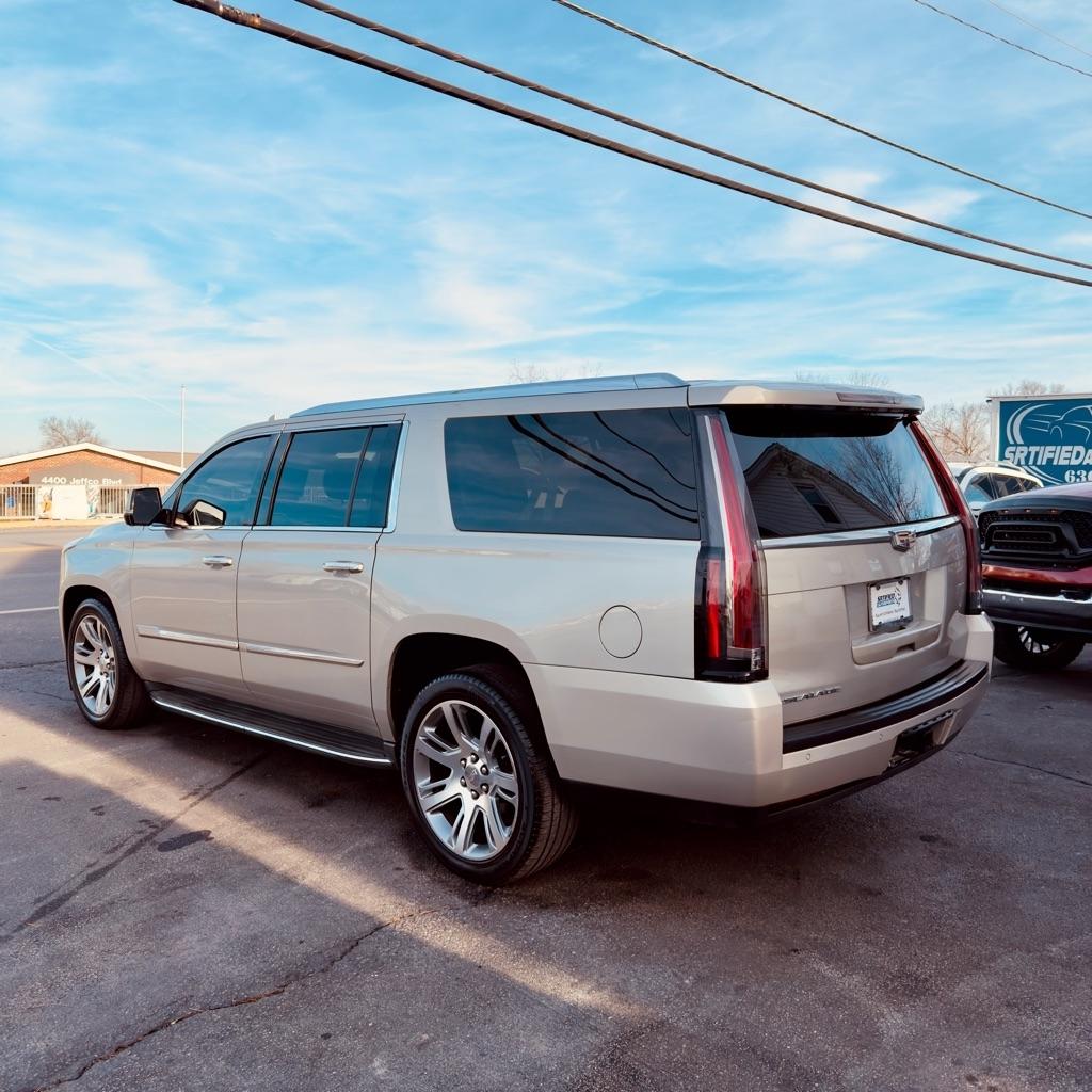 Cadillac Escalade ESV 2WD 4dr Luxury 2015