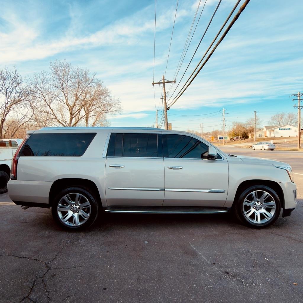 Cadillac Escalade ESV 2WD 4dr Luxury 2015
