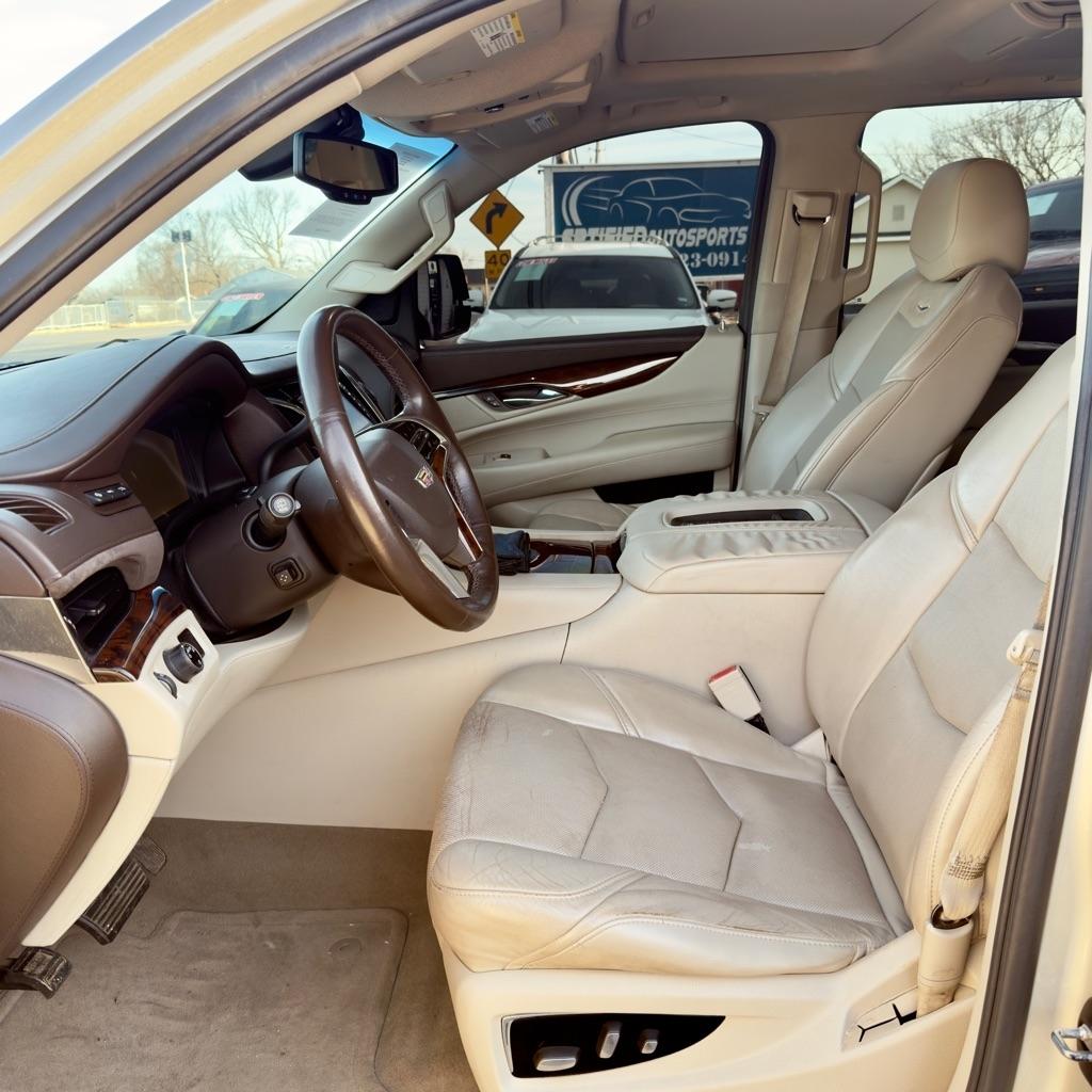 Cadillac Escalade ESV 2WD 4dr Luxury 2015