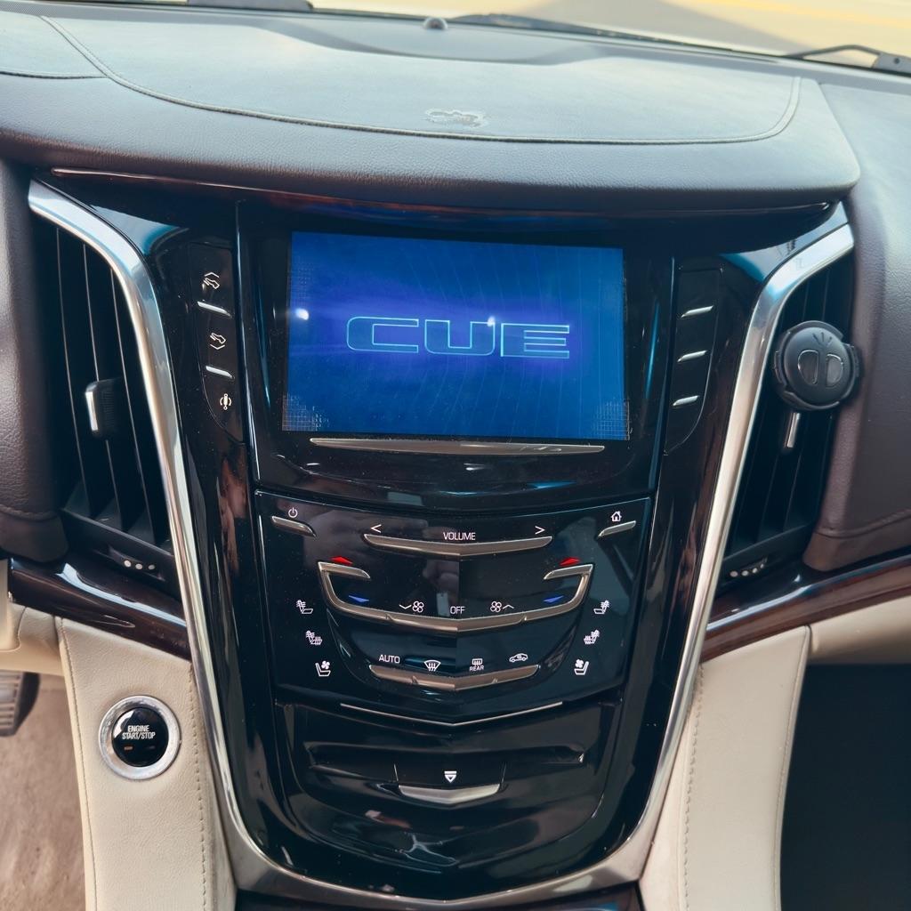 Cadillac Escalade ESV 2WD 4dr Luxury 2015