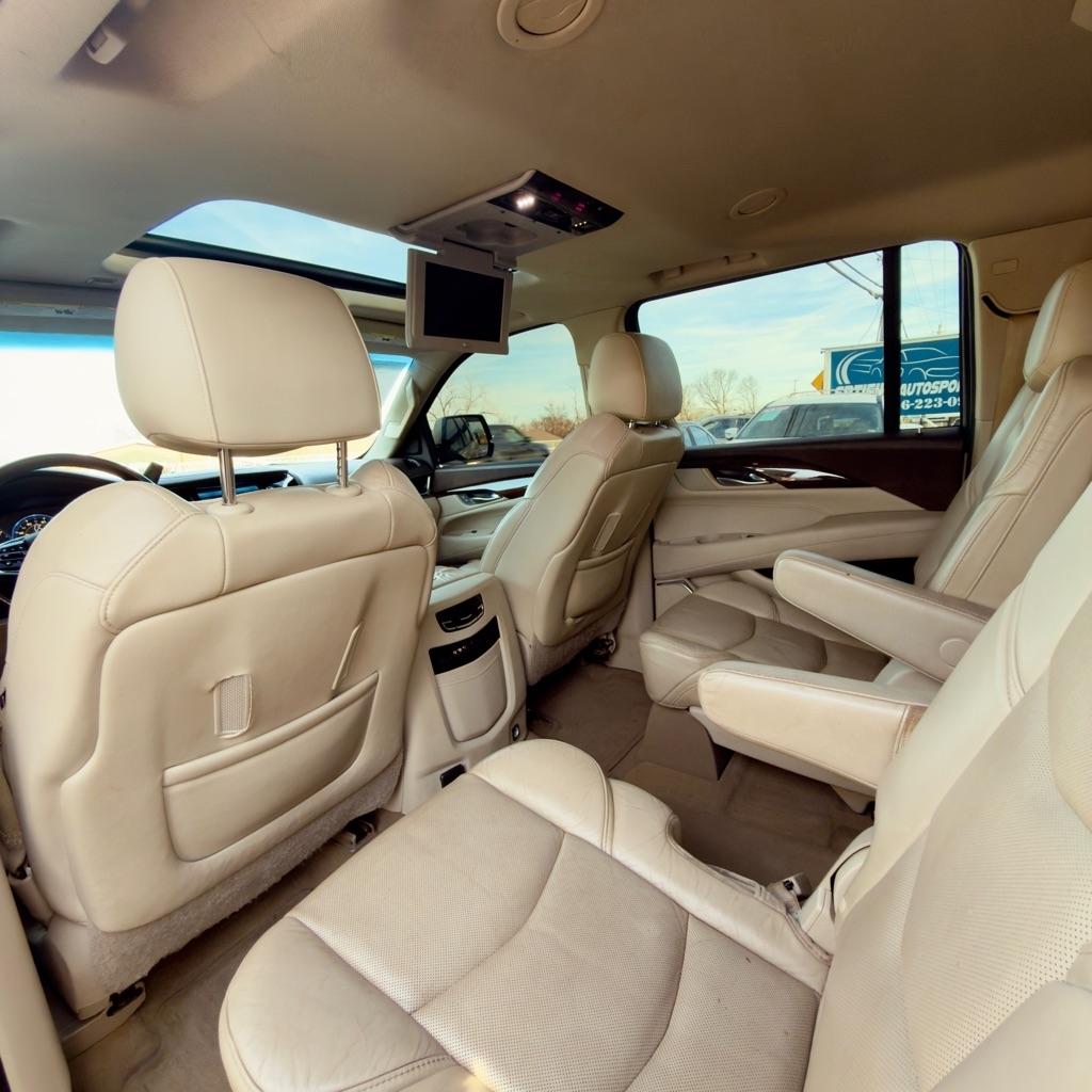 Cadillac Escalade ESV 2WD 4dr Luxury 2015