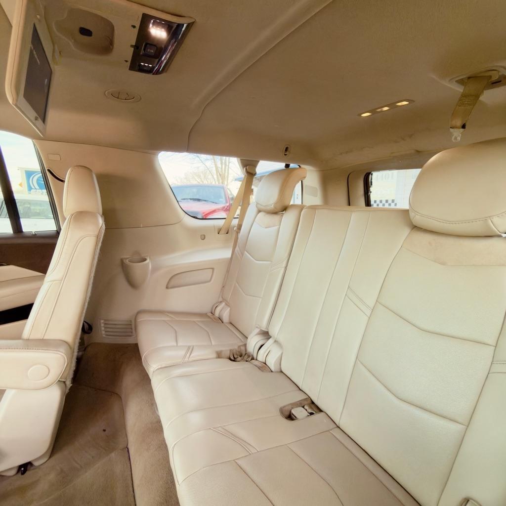 Cadillac Escalade ESV 2WD 4dr Luxury 2015