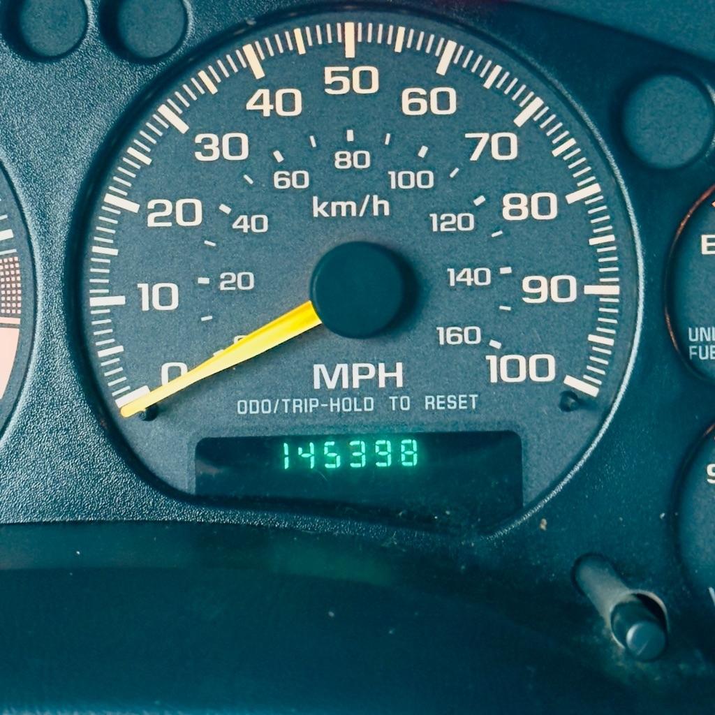 Chevrolet Blazer 4dr 4WD LS 1998