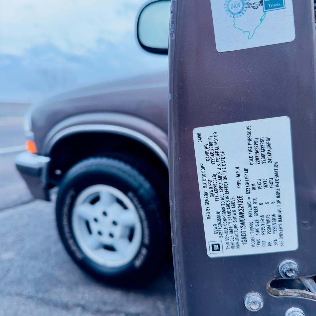 Chevrolet Blazer 4dr 4WD LS 1998