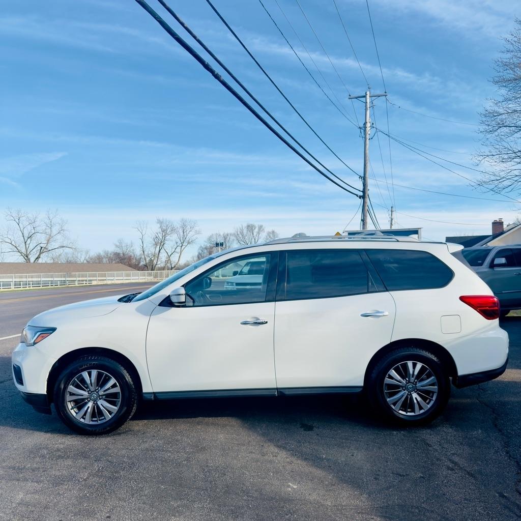 Nissan Pathfinder 4x4 SV 2019