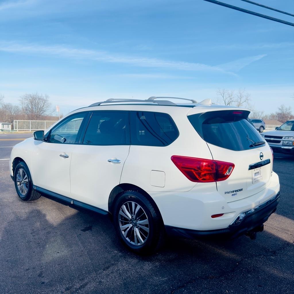Nissan Pathfinder 4x4 SV 2019
