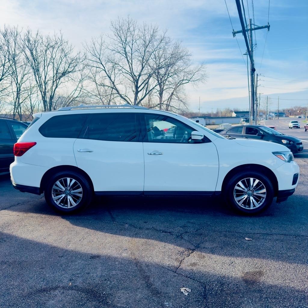 Nissan Pathfinder 4x4 SV 2019