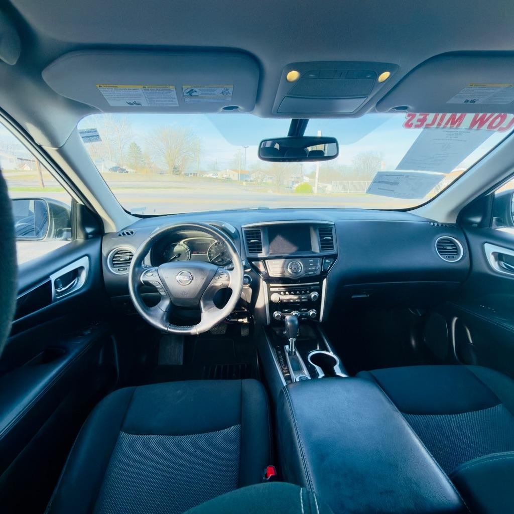 Nissan Pathfinder 4x4 SV 2019