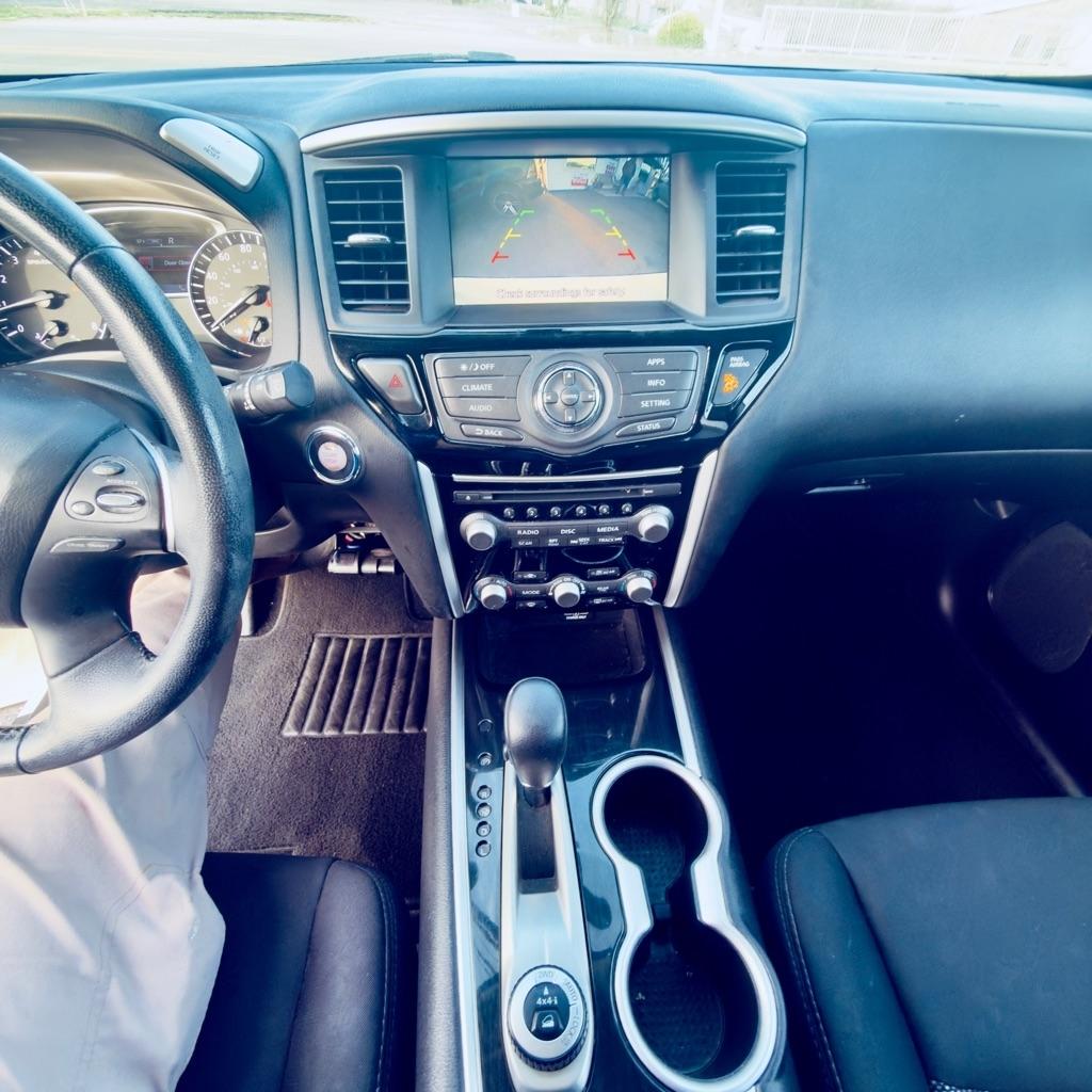 Nissan Pathfinder 4x4 SV 2019