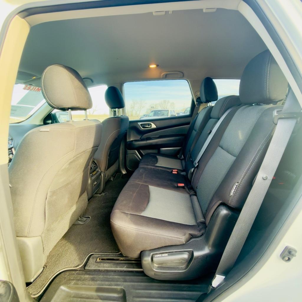 Nissan Pathfinder 4x4 SV 2019