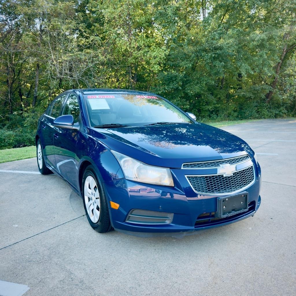 Chevrolet Cruze 4dr Sdn LS 2012