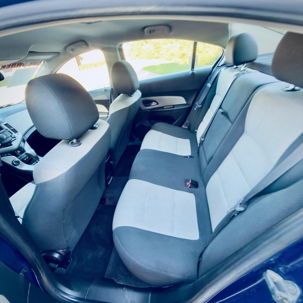 Chevrolet Cruze 4dr Sdn LS 2012