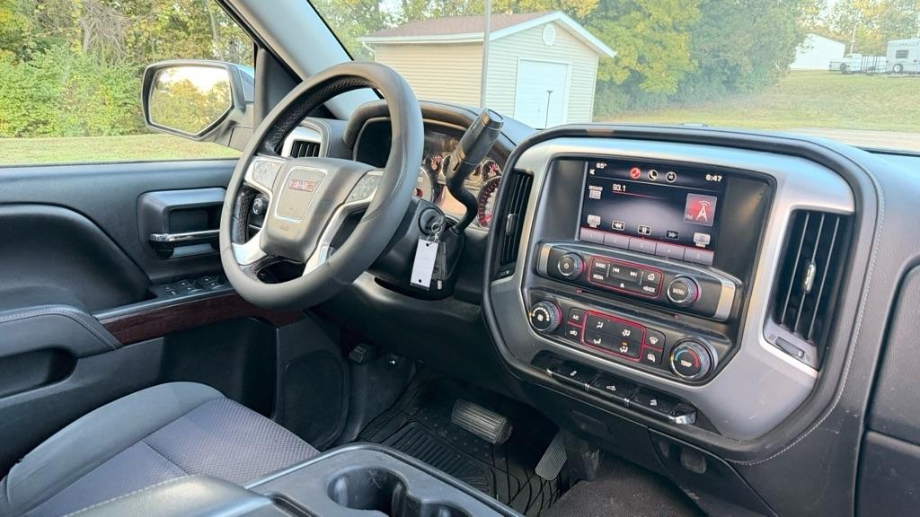 GMC Sierra 1500 4WD Crew Cab 143.5" SLE 2015