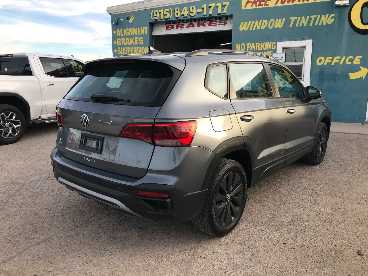 Volkswagen Taos S 2023