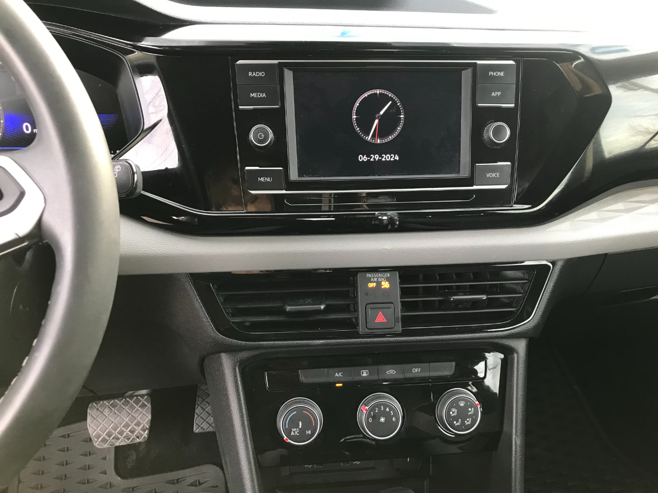 Volkswagen Taos S 2023