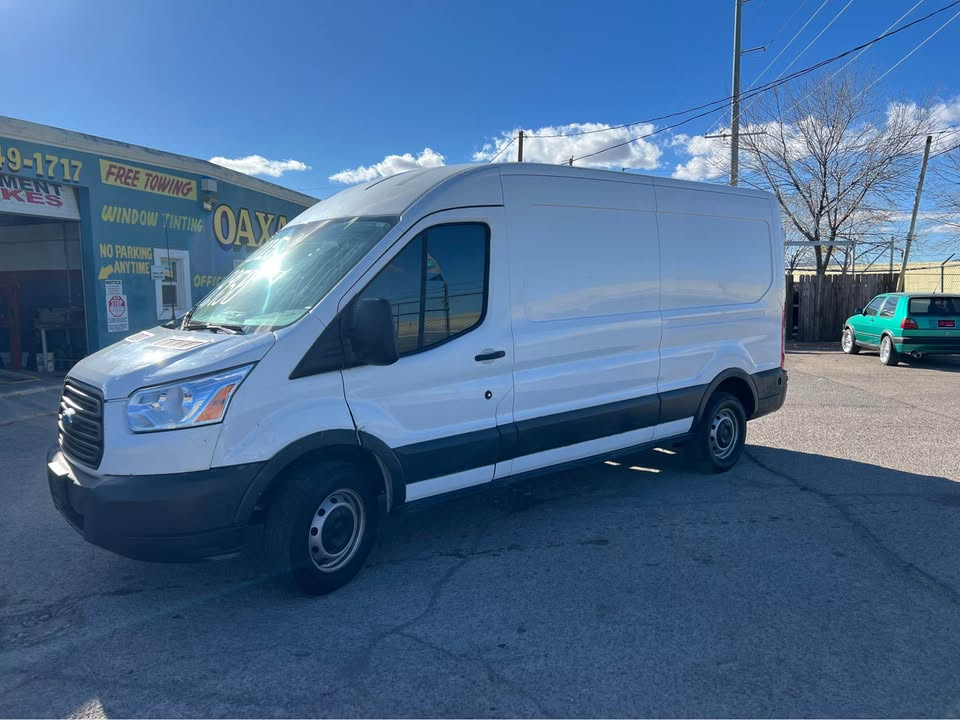Ford Transit 150 Van Med. Roof w/Sliding Pass. 148-in. WB 2015