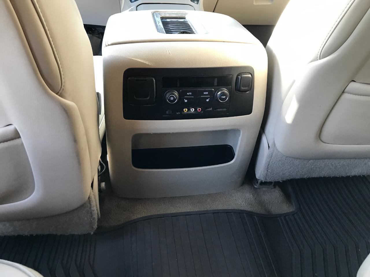 GMC Yukon XL Denali 4WD 2016