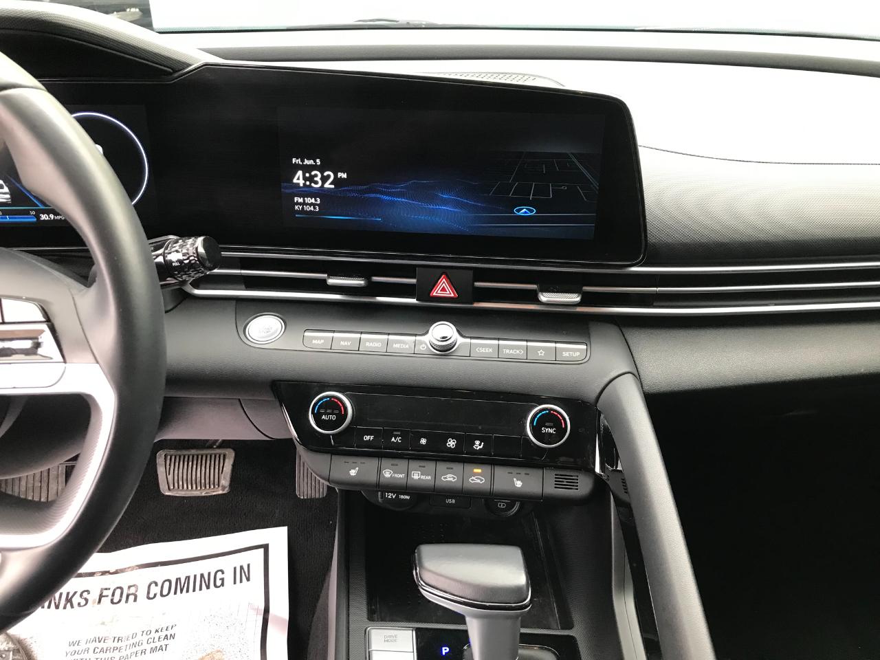 Hyundai Elantra SEL 2023