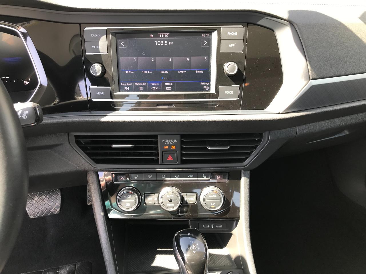 Volkswagen Jetta SE 2024