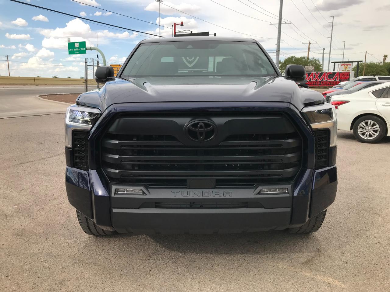 Toyota Tundra SR5 CrewMax 4WD 2025