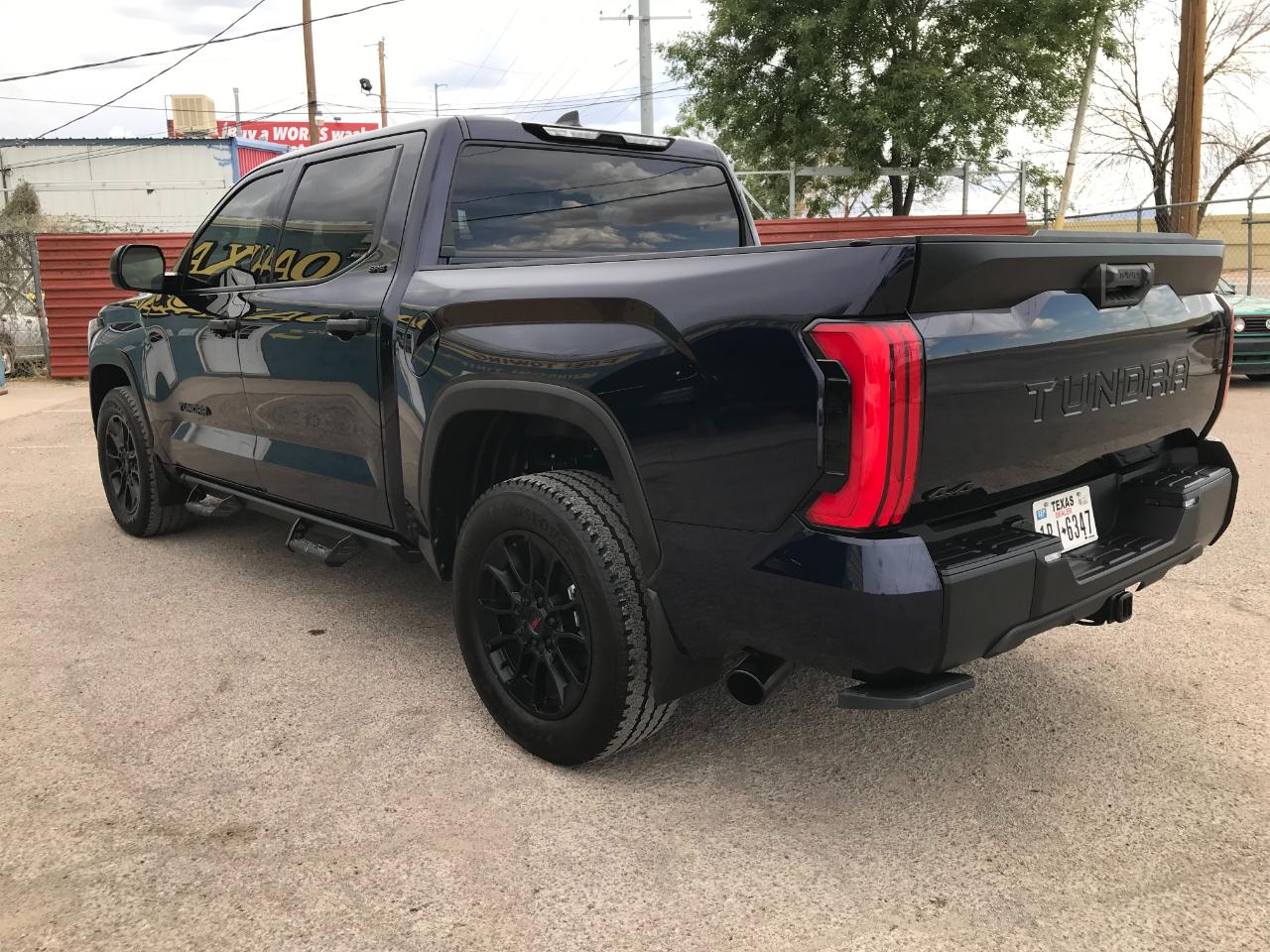 Toyota Tundra SR5 CrewMax 4WD 2025
