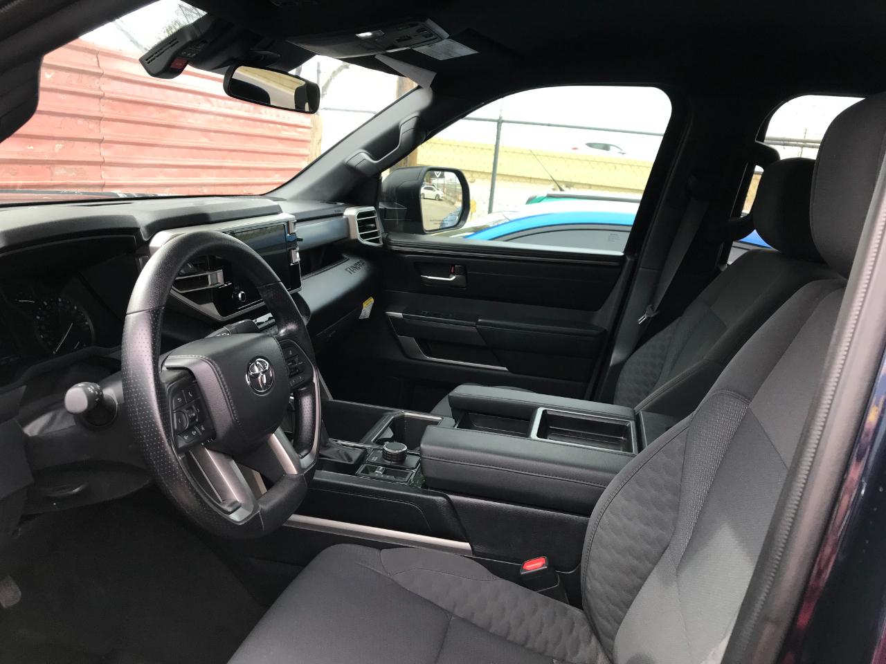 Toyota Tundra SR5 CrewMax 4WD 2025