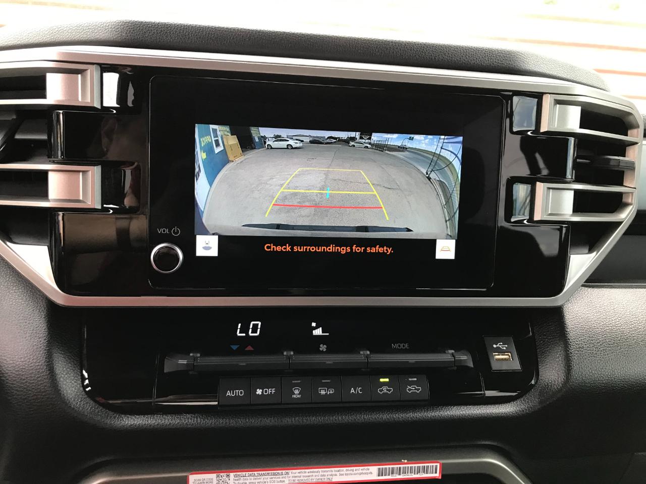 Toyota Tundra SR5 CrewMax 4WD 2025