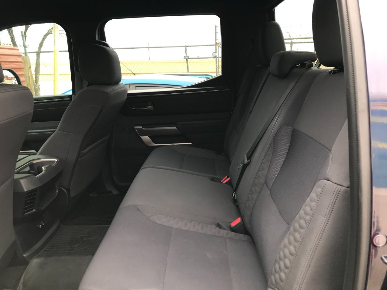 Toyota Tundra SR5 CrewMax 4WD 2025