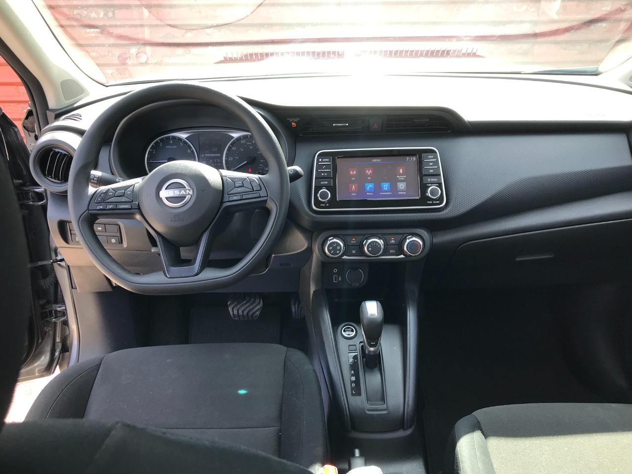 Nissan Kicks S 2025