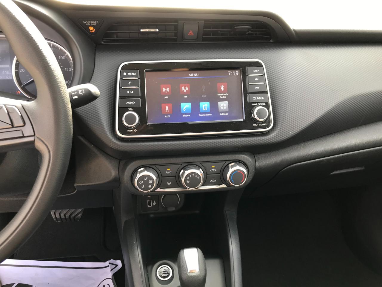 Nissan Kicks S 2025