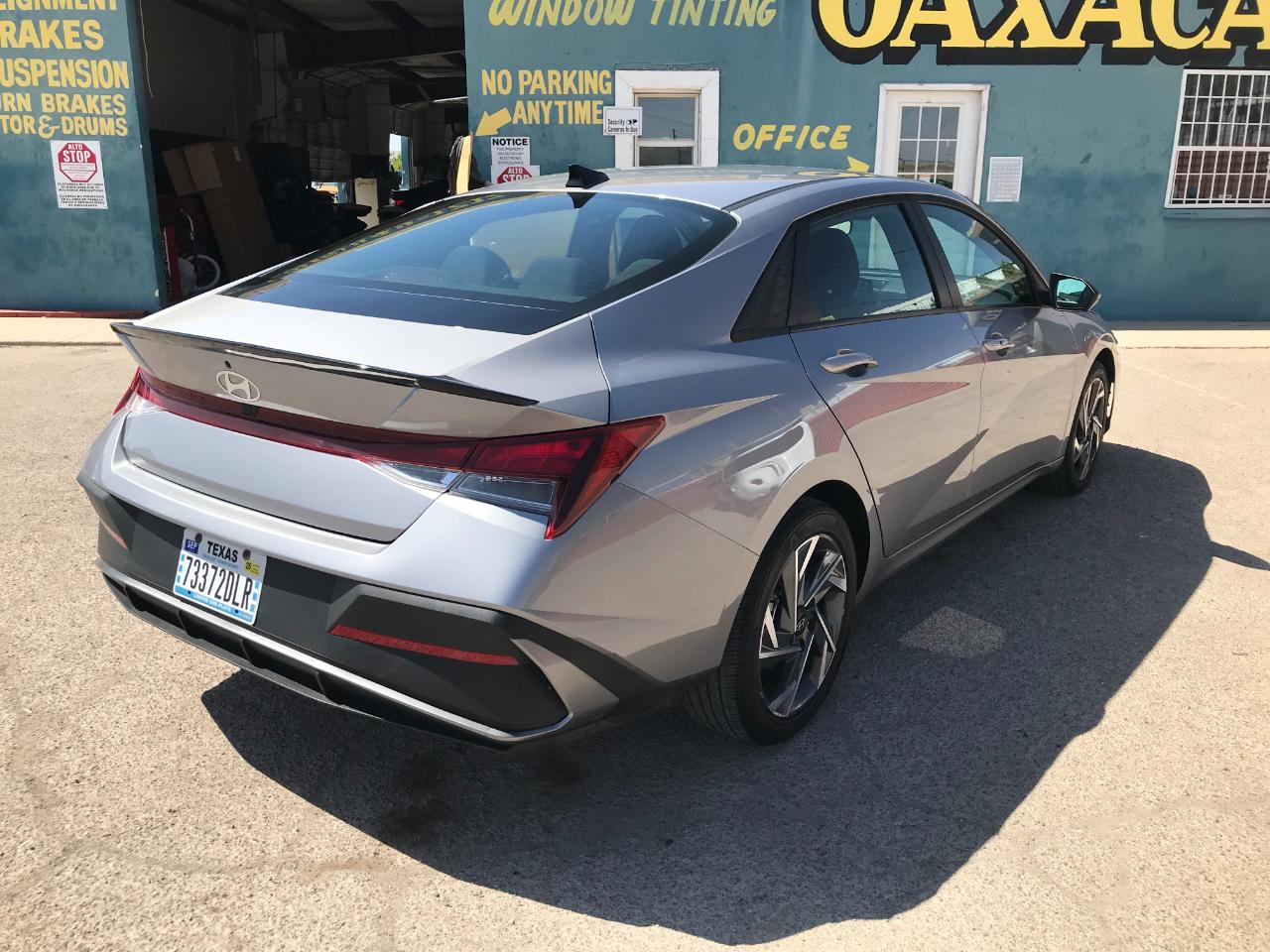 Hyundai Elantra SEL Sport 2025