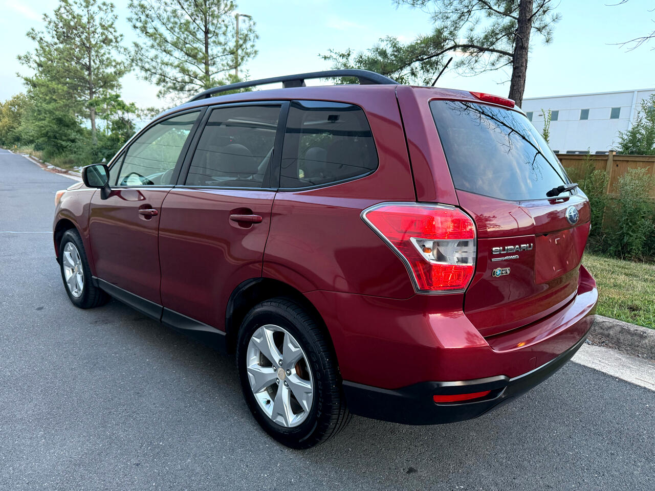 2015 Subaru Forester 2.5i Premium photo 3