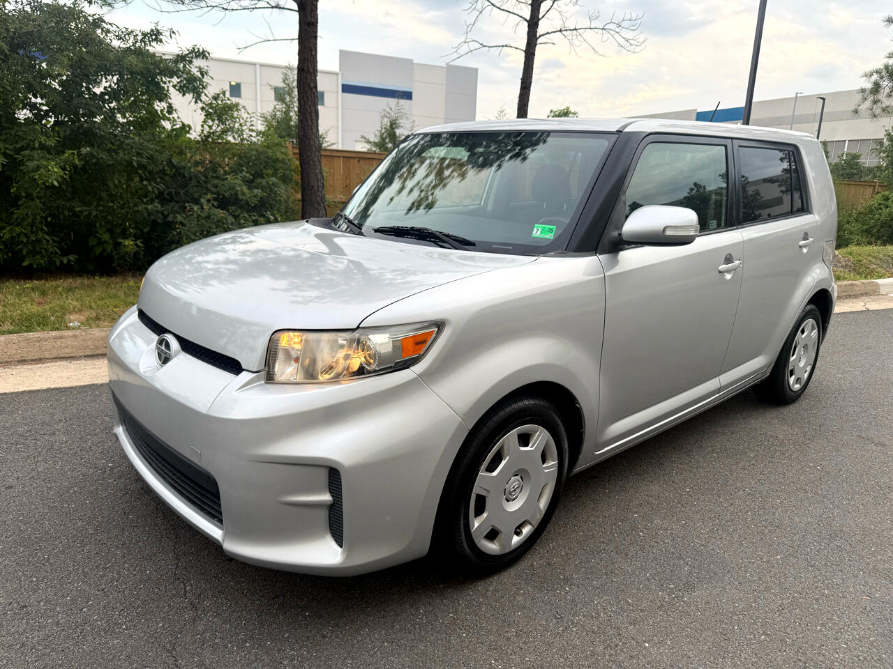 2012 Scion xB photo 2