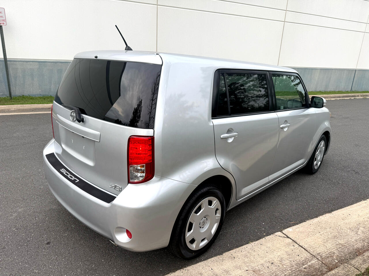 2012 Scion xB photo 3