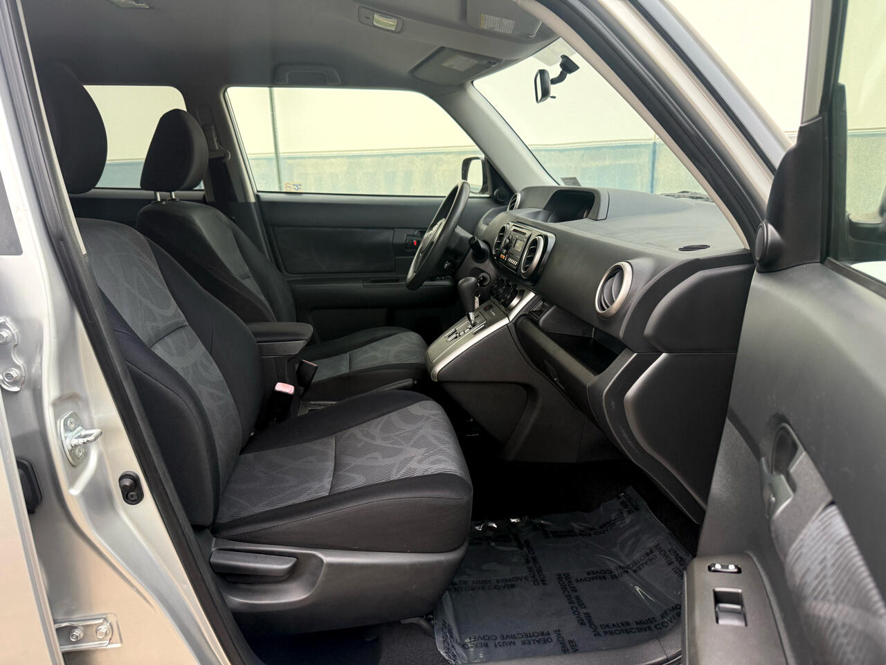 2012 Scion xB photo 19