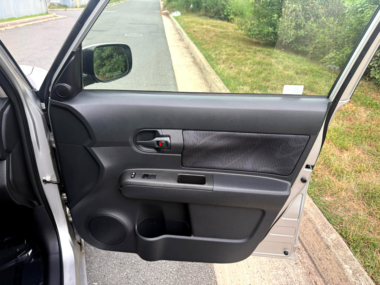 2012 Scion xB photo 20