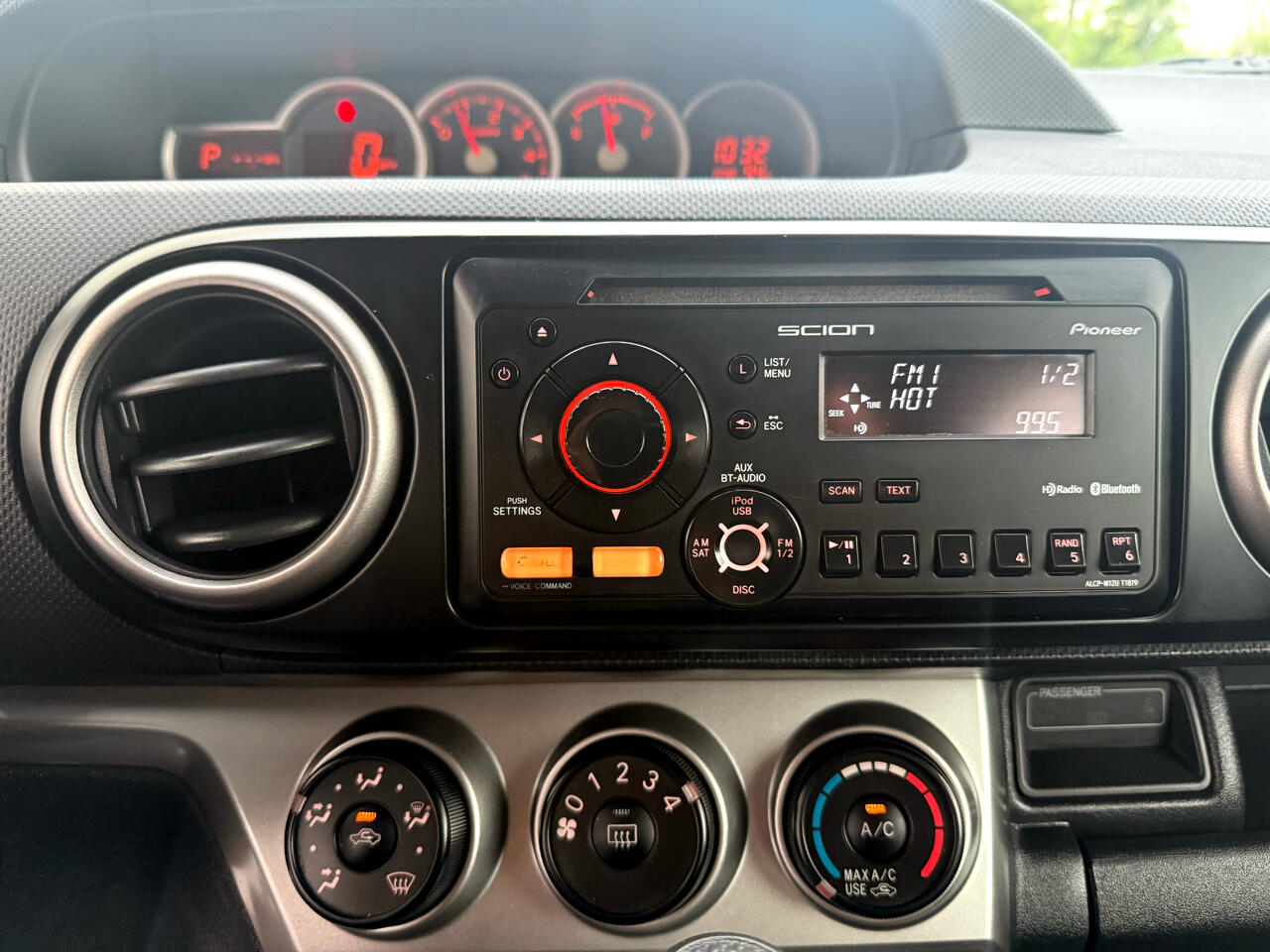 2012 Scion xB photo 23