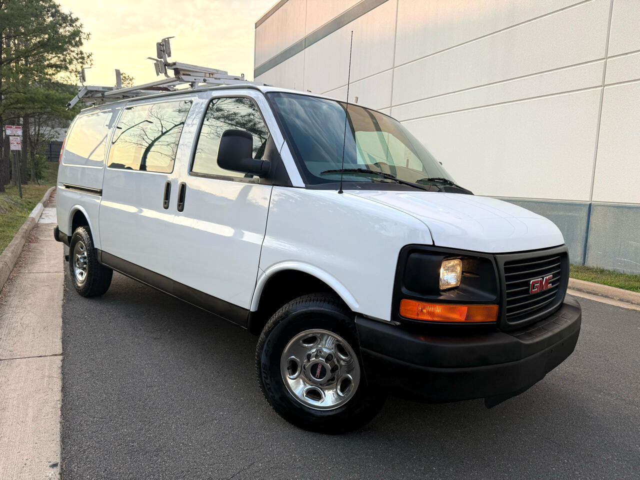 GMC Savana Cargo Van RWD 3500 135" 2011 GMC Savana Cargo Van RWD 3500 135" 2011